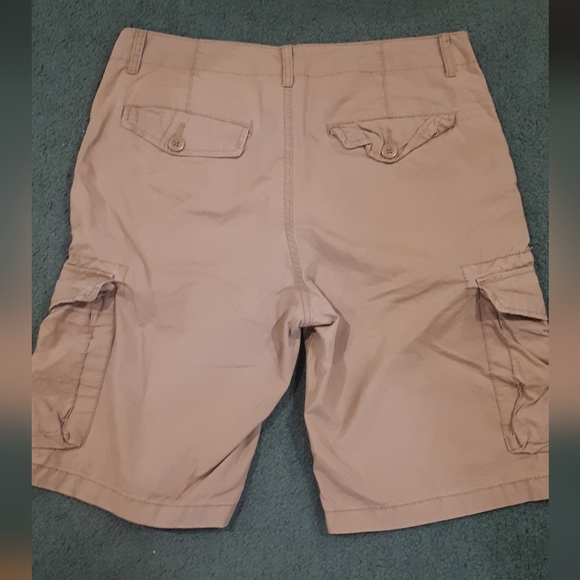 NWOT khaki cargo shorts - Picture 2 of 4